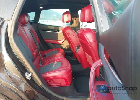 2022 Maserati Levante Gt z USA, uszkodzony, nr VIN ZN661XUA0NX392896